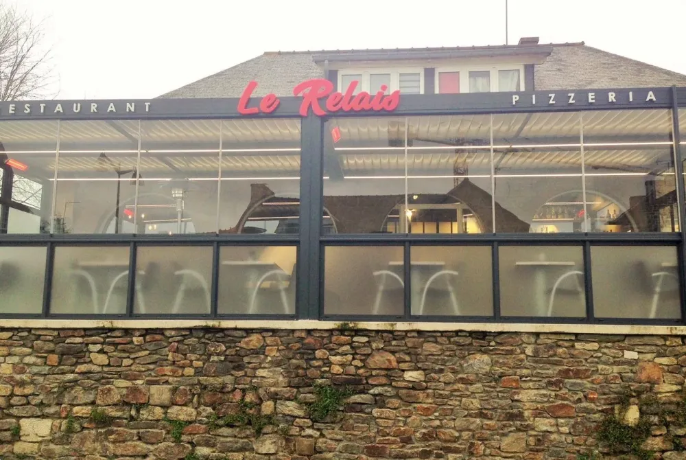 Terrasse couverte chauffée près de Pleslin-Trigavou